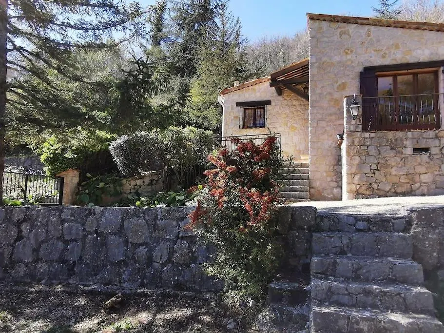 Holiday home Maison En Pierre De Taille Avec Jardin Et Vue Montagnes Cipieres France