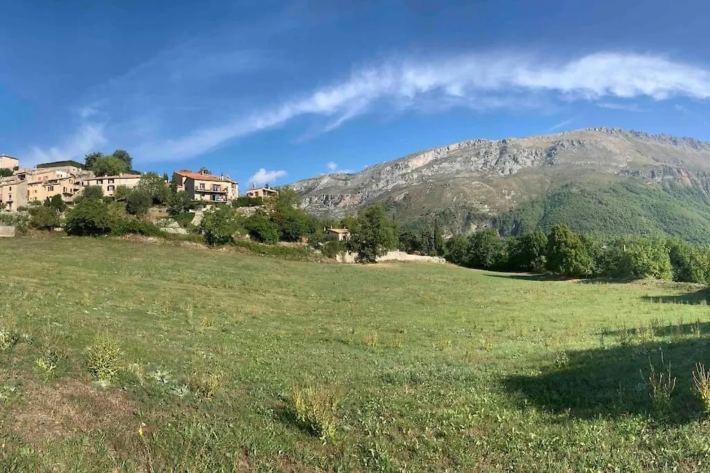 Holiday home Maison En Pierre De Taille Avec Jardin Et Vue Montagnes Cipieres