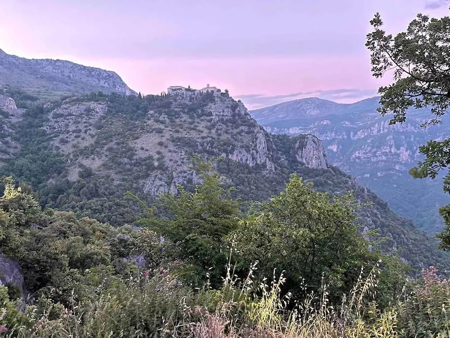 Holiday home Maison En Pierre De Taille Avec Jardin Et Vue Montagnes Cipieres